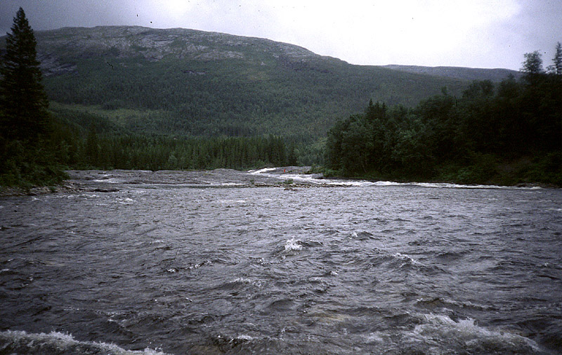 big_010810-nordland-lonfossholen.jpg