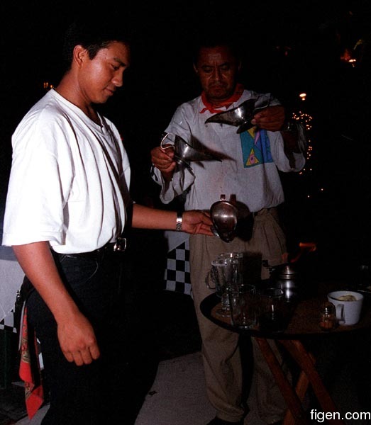 big_990405-mexico-pdc-bynight-mex-kafe2.jpg